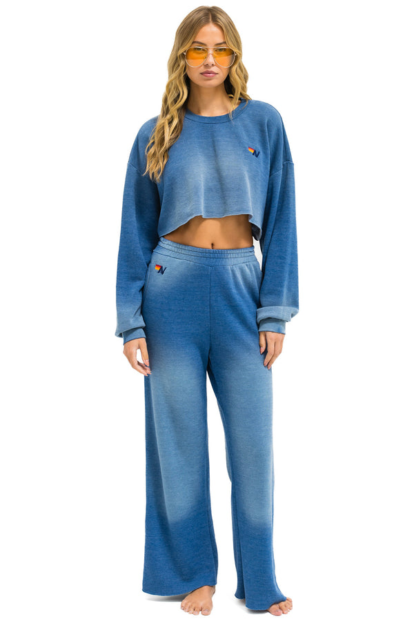 ESSENTIAL CROPPED CREW SWEATSHIRT RELAXED - FADED WATER