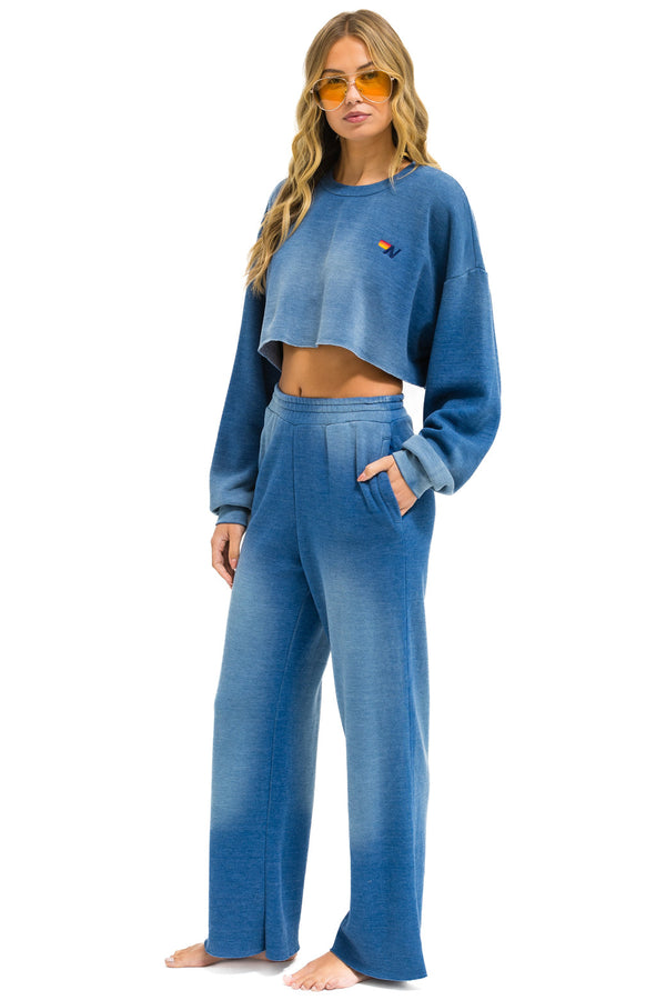 ESSENTIAL CROPPED CREW SWEATSHIRT RELAXED - FADED WATER